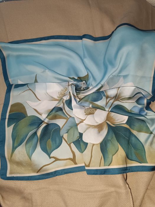 Apaszka chusta chustka satynowa wzór wzorek nowa kwiaty kwiatuszki