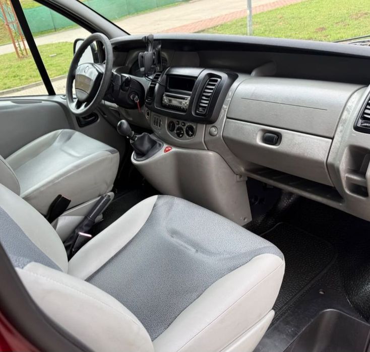 Авто reno Trafic 2,0 diesel
