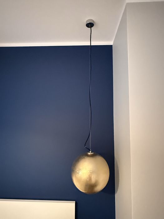 Sprzedam lampę wiszącą złota kula