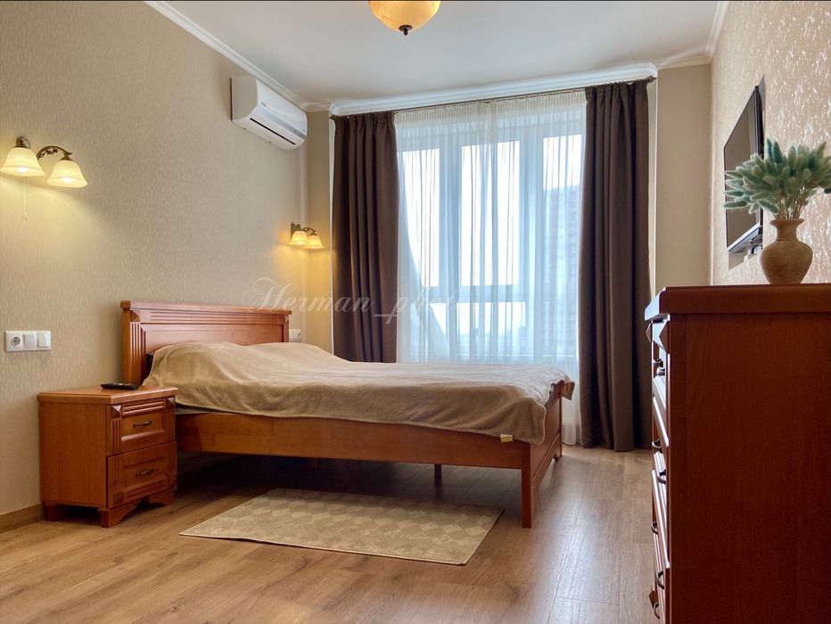 Глушкова 9в, генератор, 1 кімнатна 57м2, м. Іподром