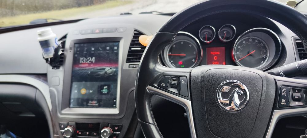 Opel     Insignia