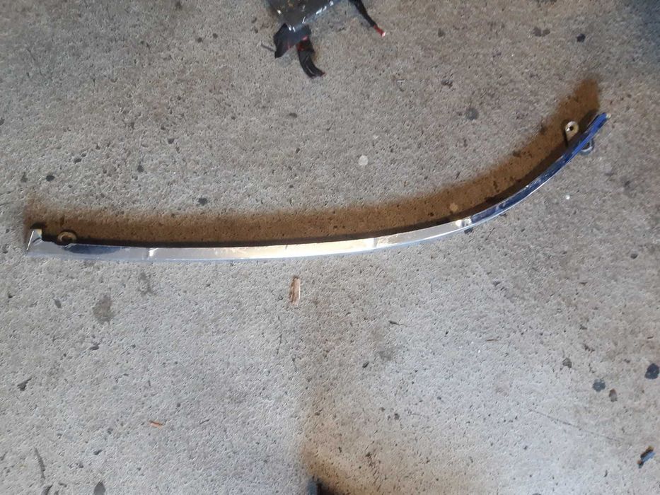 Listwa zderzaka przedniego chromowana lewa Audi A6 C5