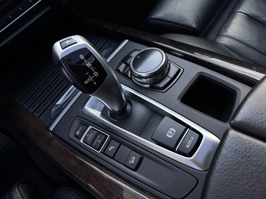 Продам BMW X5 F15 3.0 дизель 2014 год