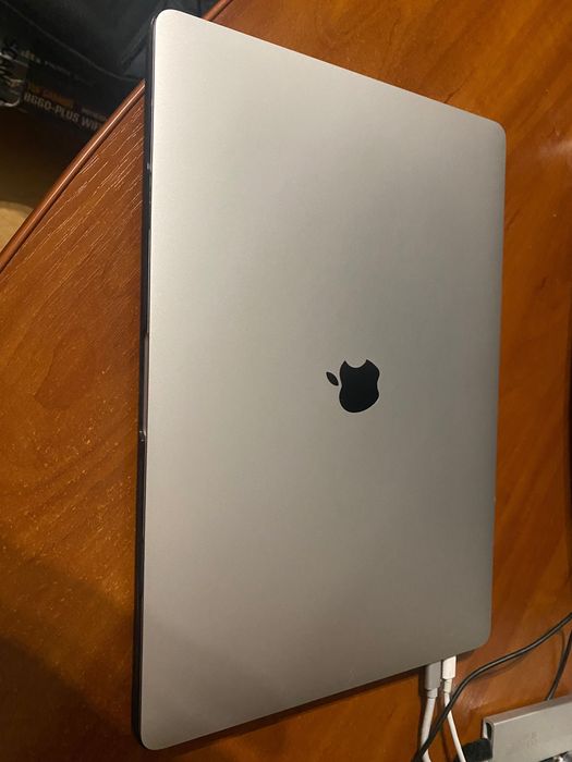 Продам MacBook Pro 16