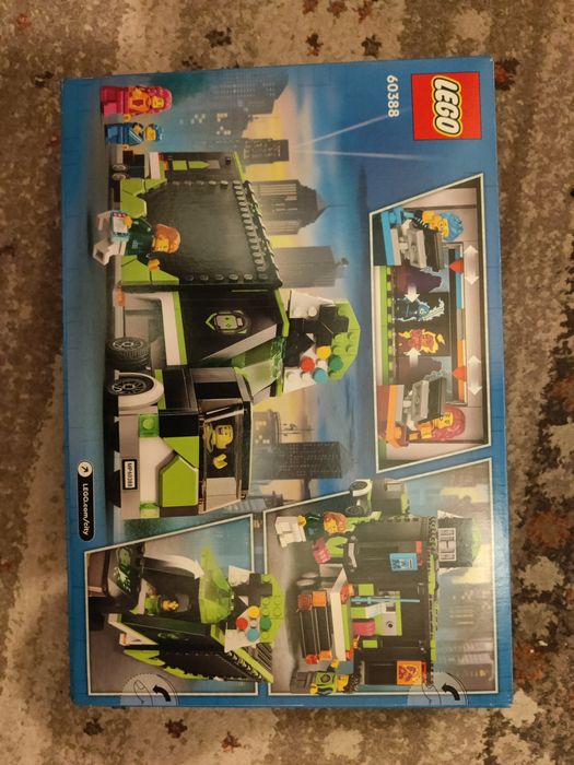 Lego City 60388 Ciężarówka na turniej gier