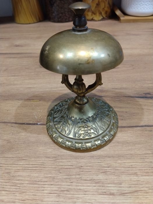 Antyczny dzwonek mosiężny