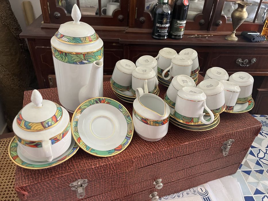 Serviço de Café SPAL em Porcelana Portuguesa – 27 Peças – Decoração Tropical Vintage