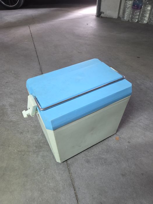 Vendo caixa termica grande capacidade