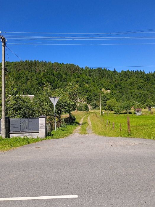 Продам земельную ділянку в Карпатах буля річки Уж.