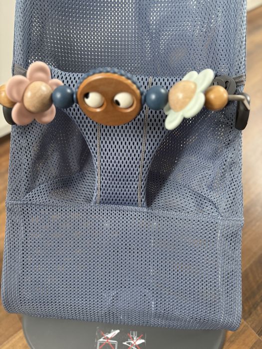 Leżaczek BabyBjörn Bliss Mesh niemowlę wyprawka