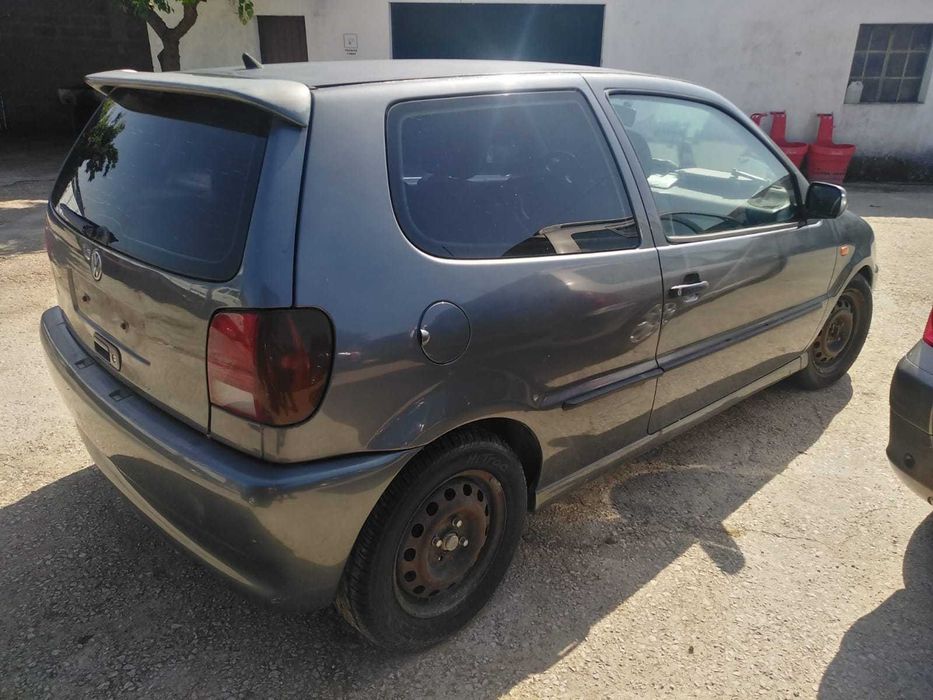 PARA PEÇAS Volkswagen Polo Mk3 1.0 a Gasolina de 1995 com boa Mecânica