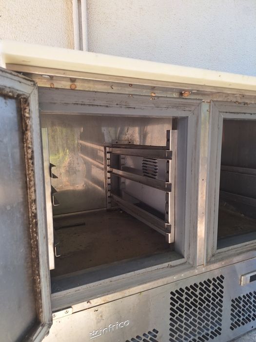 Arca Frigorífica Profissional Infrico ME1000BAN 589L | A Funcionar | Inox