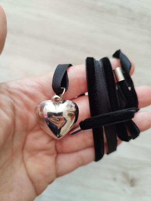 Hoker na szyję, serduszko, tasiemka