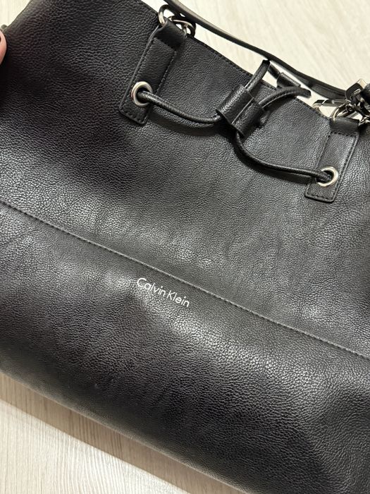 Сумка  чорна жіноча calvin klein