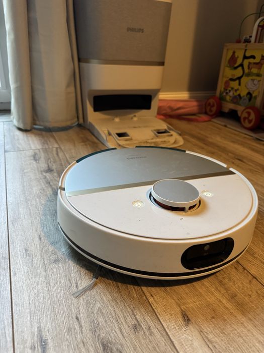 Robot sprzatajacy Philips Aqua 7000 - bogaty zestaw, 2 stacje