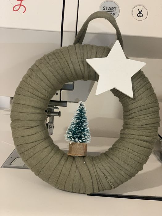 Grinaldas e enfeites de Natal