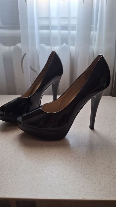 Продам жіночі туфлі