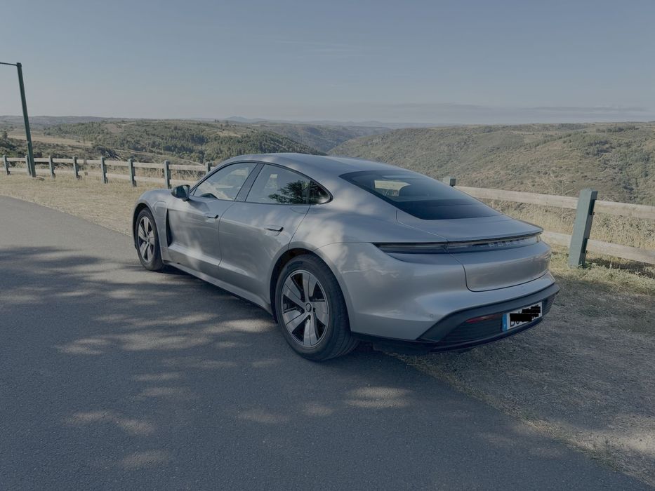 Porsche Taycan 4S