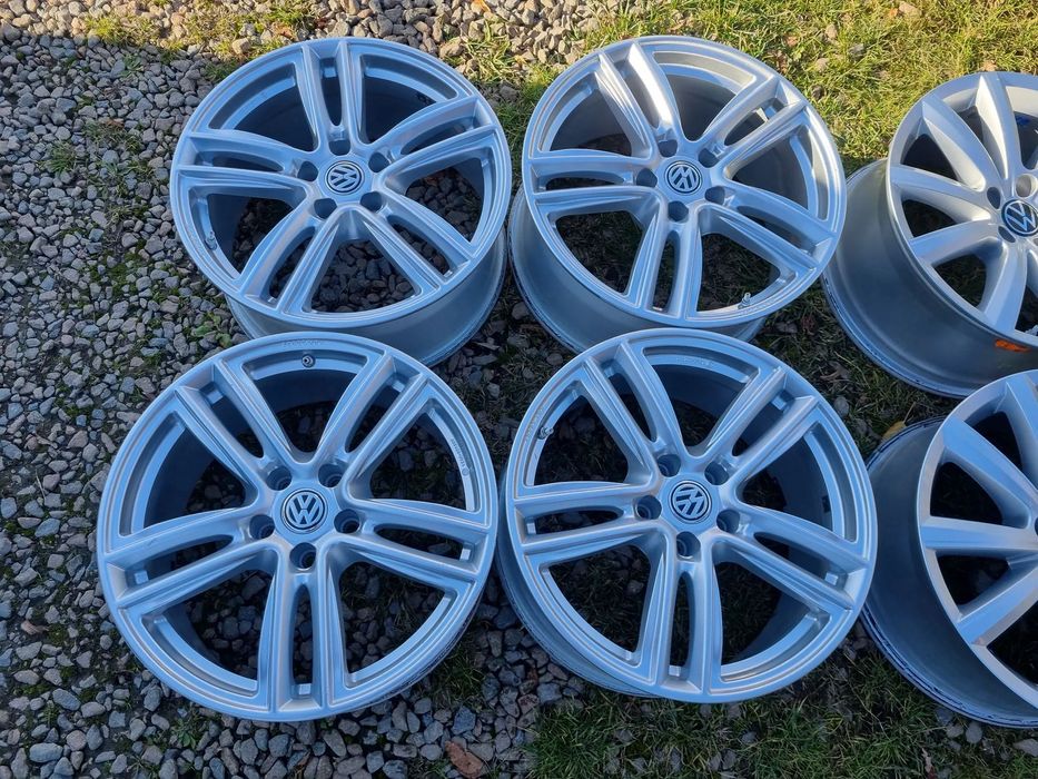 VW ARTEON,PASSAT,AUDI A4,SEAT LEON,SKODA SUPERB 8X18 ET40 5X112 bdb stan