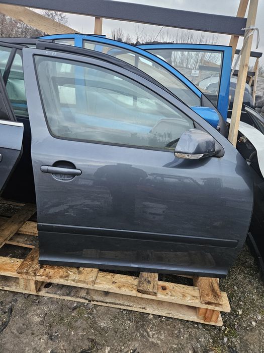 Skoda Octavia II drzwi prawe przód 9153