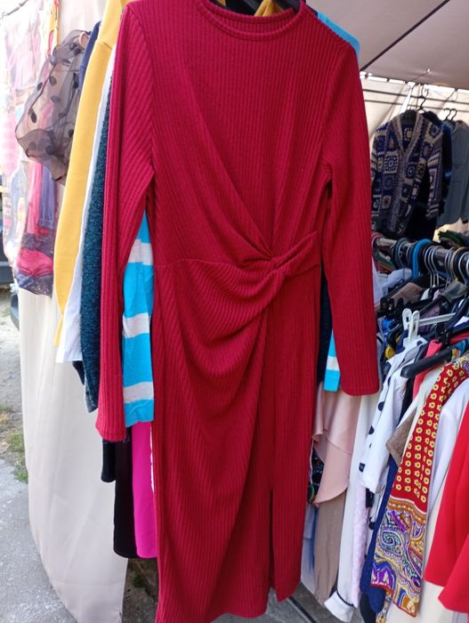 Vestidos e roupa de mulher semi nova 1€ apenas