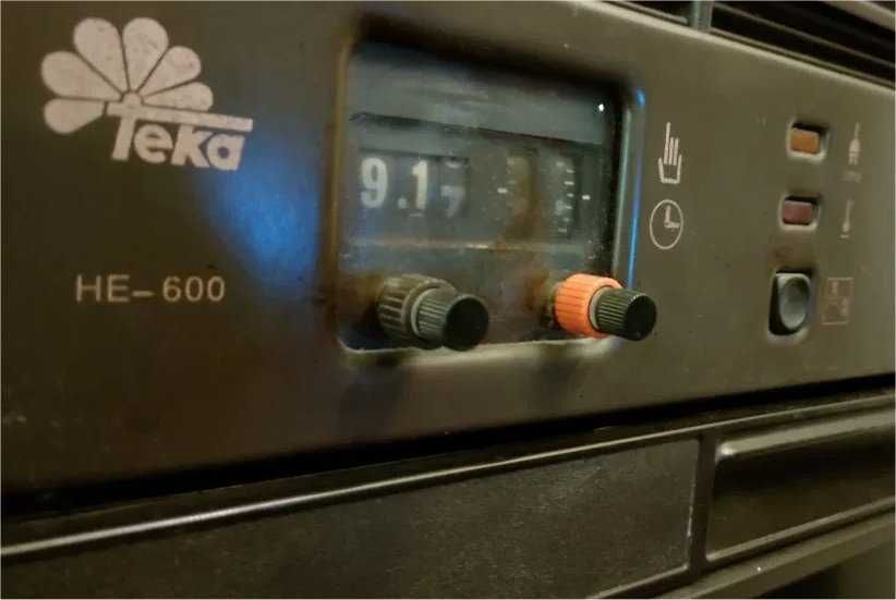 Forno de encastrar marca Teka HE-600