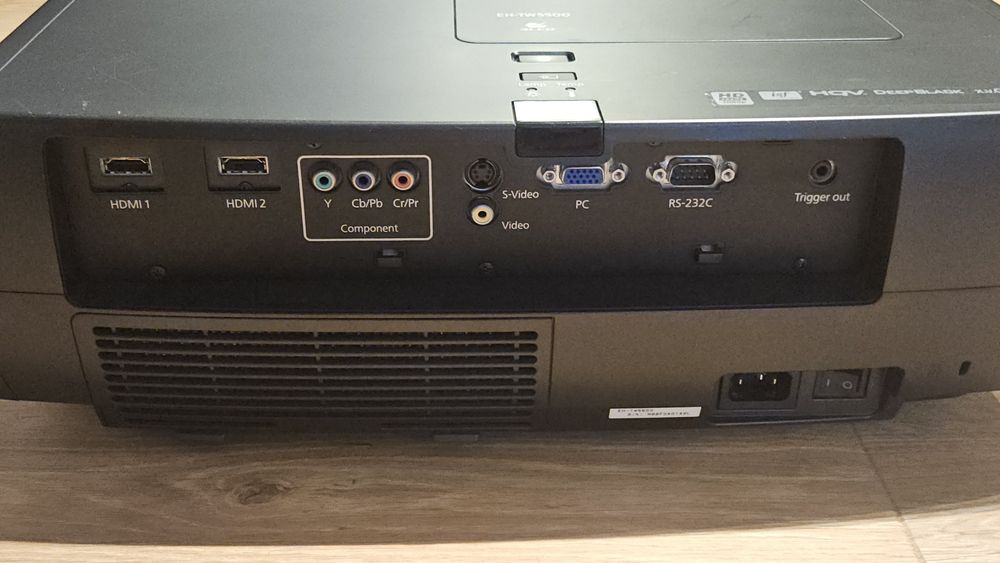 Epson EH-TW5500 Full HD, 863 h, bardzo dobry stan