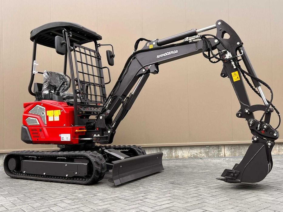 MINI GIRATORIA RHINOCEROS XN25 2500KG motor Kubota