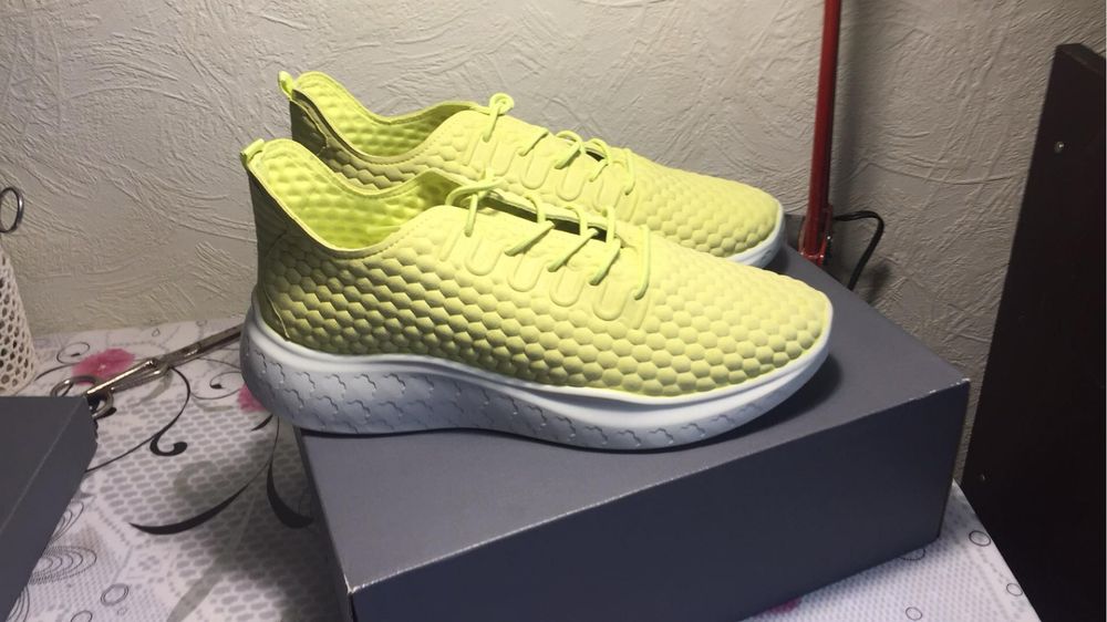 Кросівки ЕССО шкіра жіночі 40 розмір