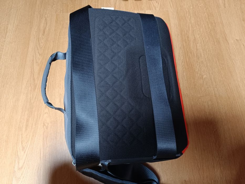 Mala/mochila usada ( impecável).