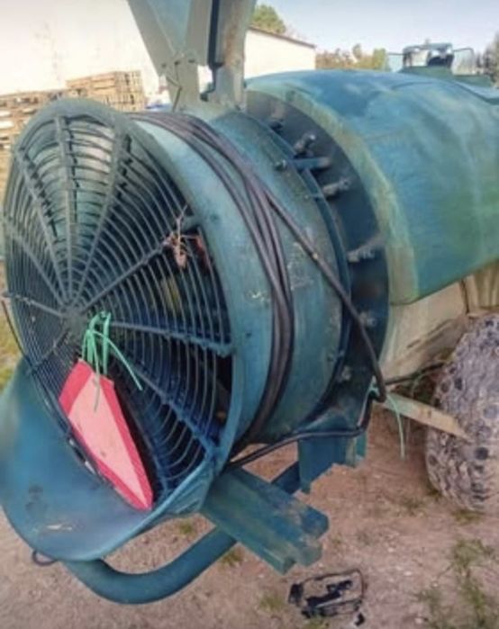 Pulverizador rebocável 1000l