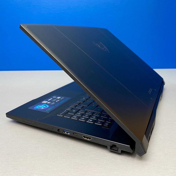 MSI Katana A17 AI B8VF - 17.3" 240Hz | Ryzen 9 8945HS/32GB/RTX 4060