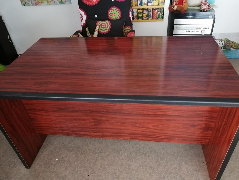 Secretaria Grande e muito Robusta