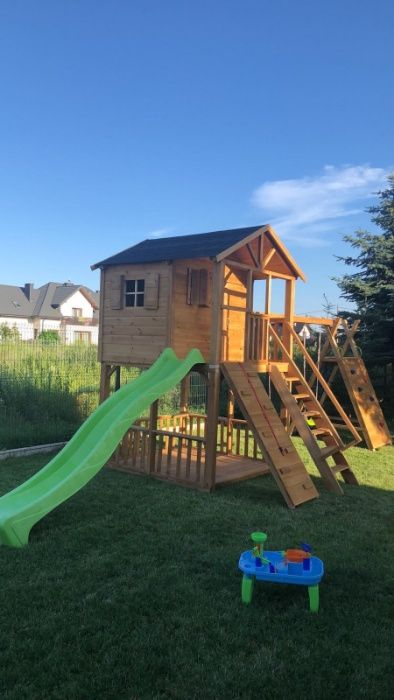Domek ogrodowy dla dzieci plac zabaw zjeżdżalnia