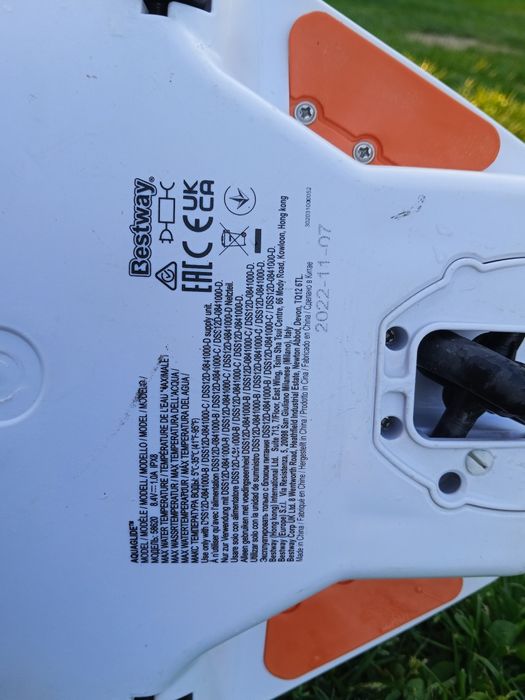 Roboty sprzątające basenowe