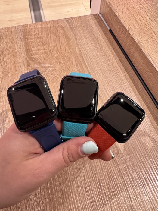 Smartwatch różne kolory