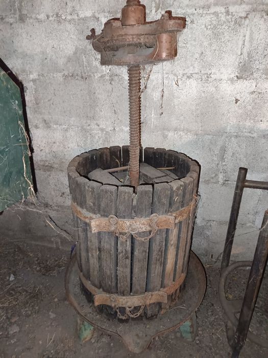 Vendo prensa para vinho