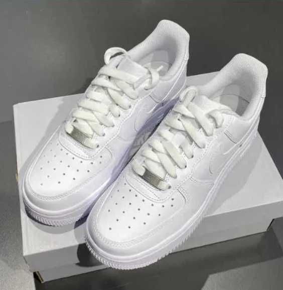 Nike_ Air Force 1 Low '07 białe R.44