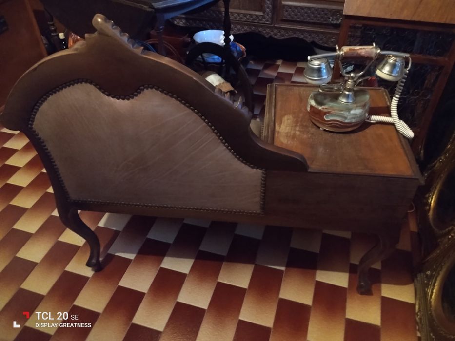 Mesinha vintage de telefone