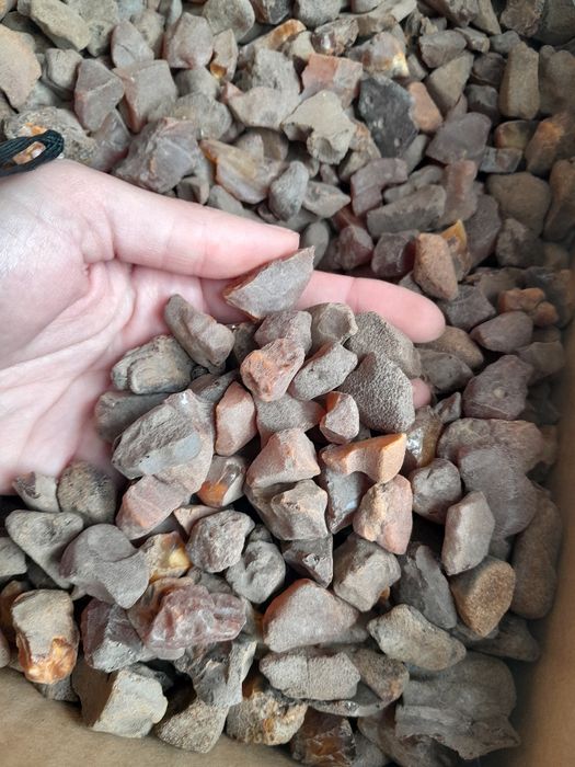 Натуральный янтарь с отверстиями Бурштин