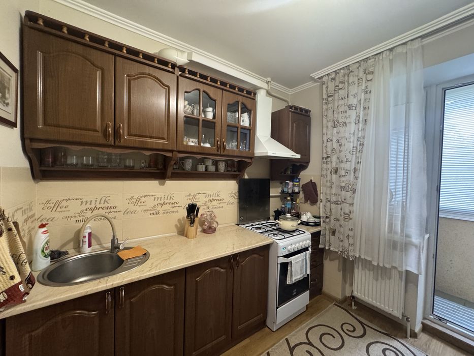 Продаж 3 кімнатноі квартири Росвигові