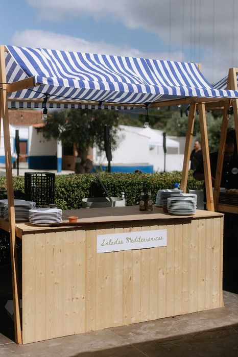 Barraquinhas de madeira para eventos / feiras / casamentos – 2x1m com cobertura