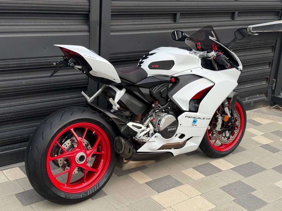 Ducati Panigale V2 2023 рік