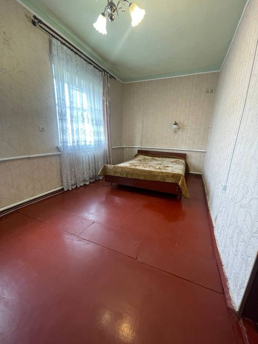 3-Кімнатна квартира в місті Буринь , біля автовокзалу , з гаражем !