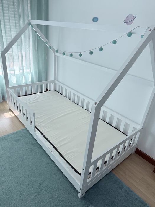Cama montessori com colchão