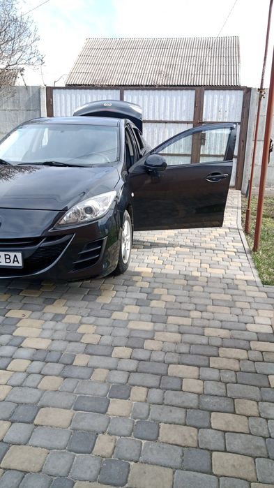 Mazda 3 в гарному стані.