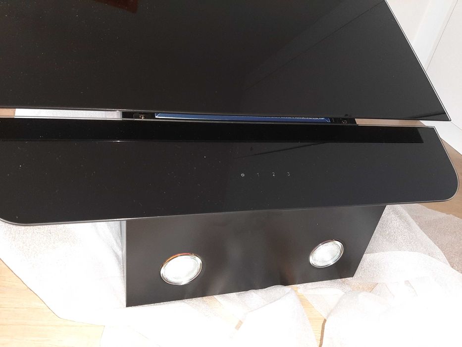 Okap Amica OKC656S typu kominowy