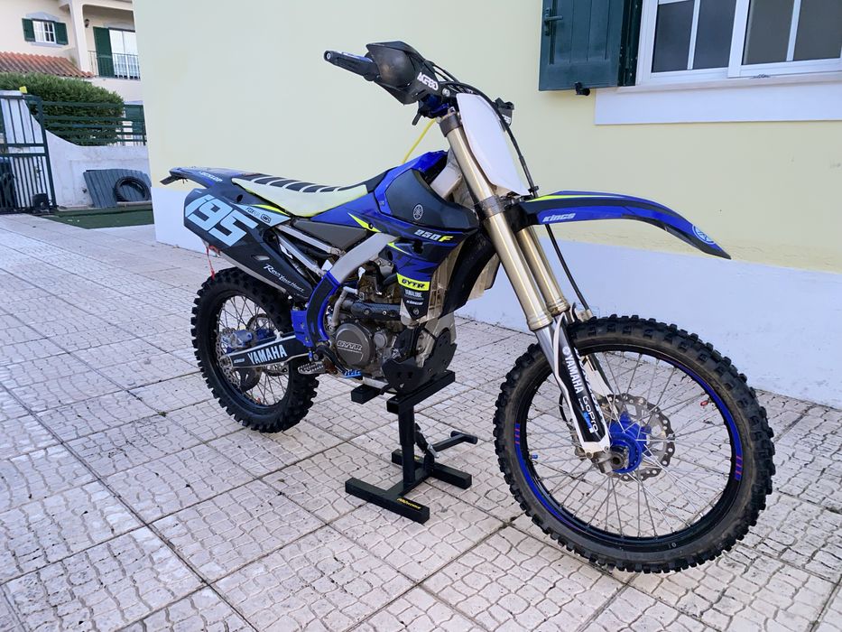 Yamaha yzf  250 matriculada 2014