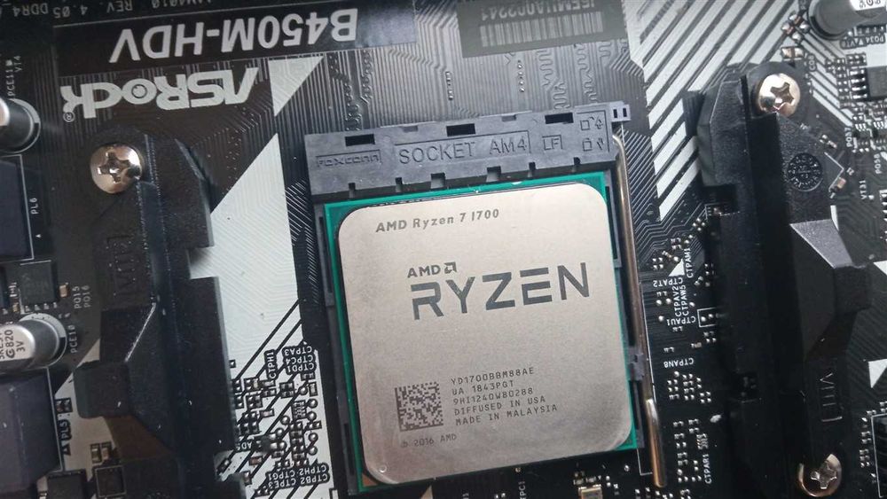 Материнская плата ASRock B450M-(Ryzen 7 1700/8-16 ядер )16GB-DDR4