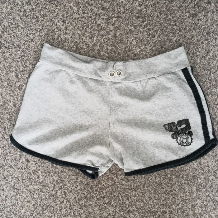 Spodenki sportowe, S